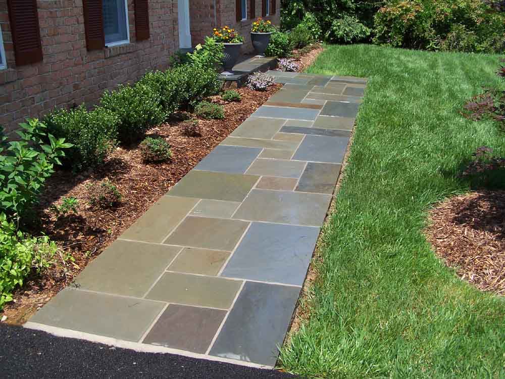 flagstone-walkway-square-and-rectangular-cut